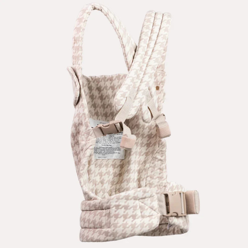 CarryNest™ – Ergonomik ve Yumuşak Kumaşlı Bebek Taşıyıcı (0–36 Ay)