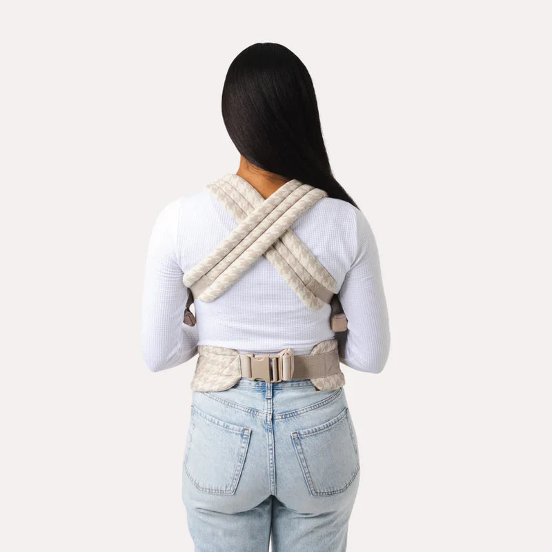 CarryNest™ – Ergonomik ve Yumuşak Kumaşlı Bebek Taşıyıcı (0–36 Ay)