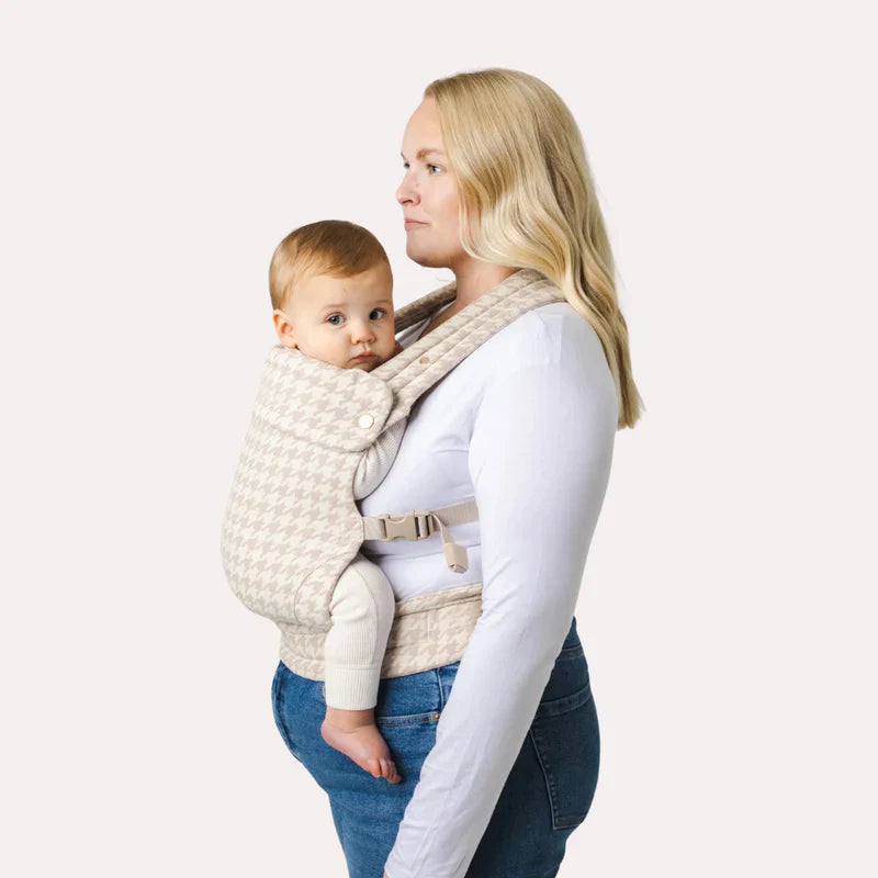 CarryNest™ – Ergonomik ve Yumuşak Kumaşlı Bebek Taşıyıcı (0–36 Ay)
